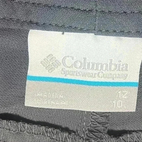 Columbia Omni Wick Cargo Shorts.  Ladies size 12 - Picture 5 of 8